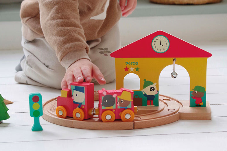 電車ごっこで想像力を育もう!