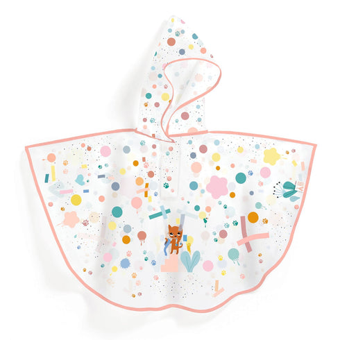 子ども用のレインケープです。半透明の生地に、ネコのチャマローがレインケープに絵を描いている様子が描かれています。バイピングはあわいピンク色です。