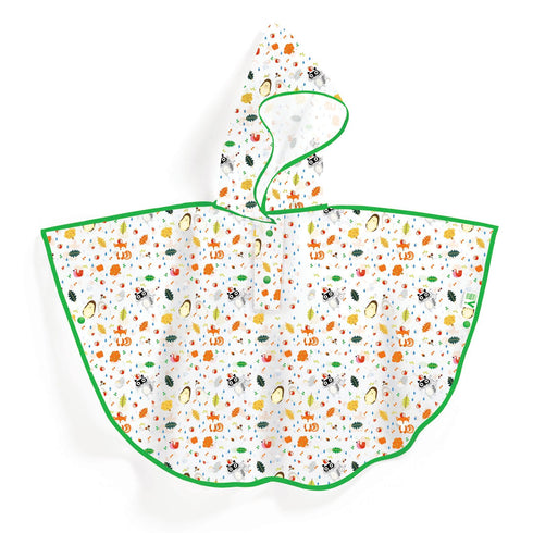 子ども用のレインケープです。半透明の生地に、リスやハリネズミなどの森の生き物が描かれています。バイピングは緑色です。