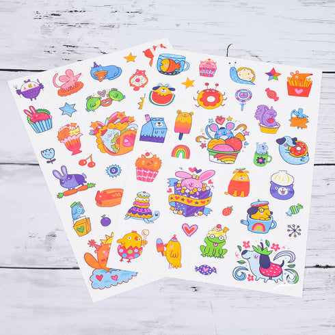 この商品にはスウィートが描かれたシートが2枚入っています。