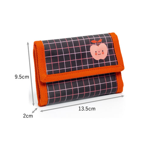 大きさは、高さ9.5×幅13.5×厚み2cmです。