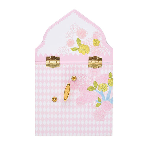 裏から見た閉じた状態のジュエリーボックスです。閉じるとドールボックスのような形をしています。ゼンマイを巻くと開けた時にオルゴールが鳴り始めます。