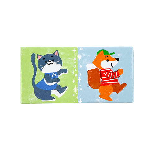 ピースの表面には、動物が描かれています。子のピースには、ネコとキツネが描かれています。