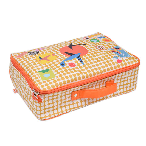 ファスナーの持ち手は2つ付いています。ファスナーストラップは星の形をしています。