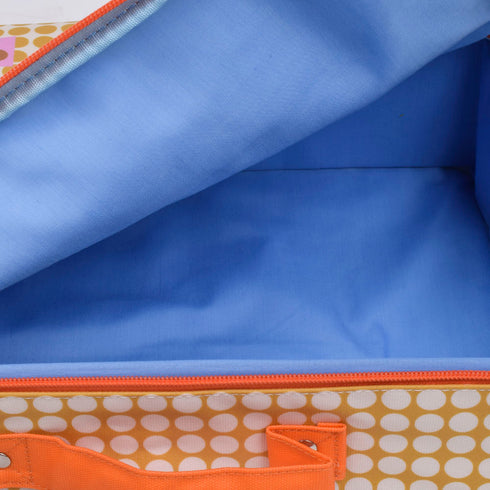 裏地は青色です。