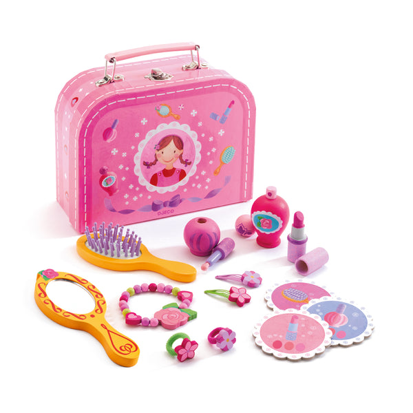 「マイヴァニティケース」という商品です。ピンクのおしゃれなケース付アクセサリーセット。