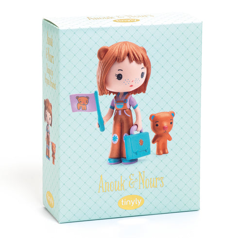 フィギュアサイズは 3.5×7.5×3㎝。 パッケージサイズは9.5×12.5×4㎝。