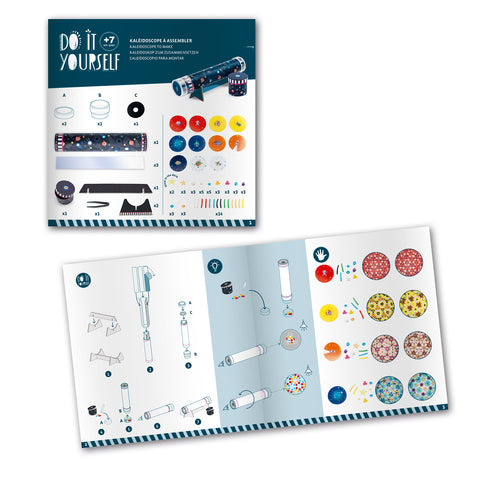 ブックレットには完成品の見本や作り方などが書かれています。