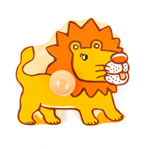 ライオンのイラストが描かれた木製のピースです。