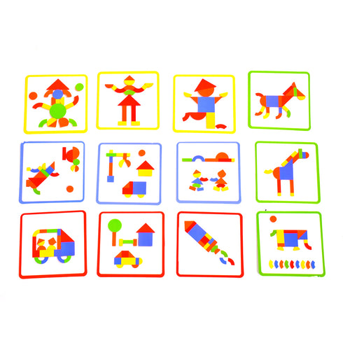 24種類あるうちの12種類のカードです。人や風景、動物などが描かれています。