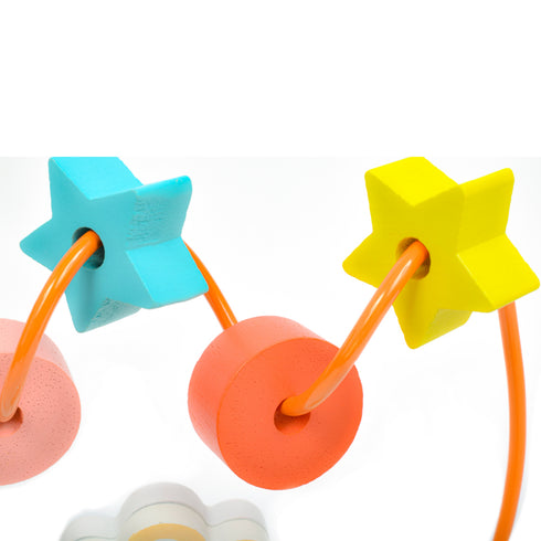 ビーズをつまみ動かすことで指先の微細な運動を促します。