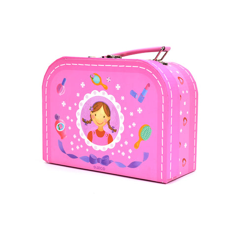 くしやヘアゴムなどの身だしなみを整える道具がこのケースに入っています。