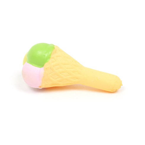 付属の3色(ピンク、黄緑、黄色)のアイスです。