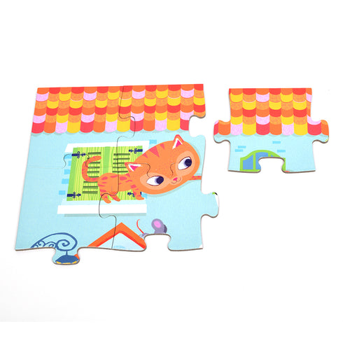 左上のパズルをくみ上げています。