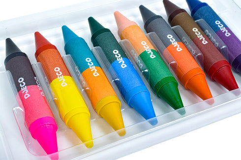 ケースはクレヨンを押し込むようにして入れることで、ずれにくくなっています。