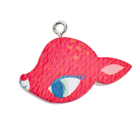 シカの木製ビーズです。